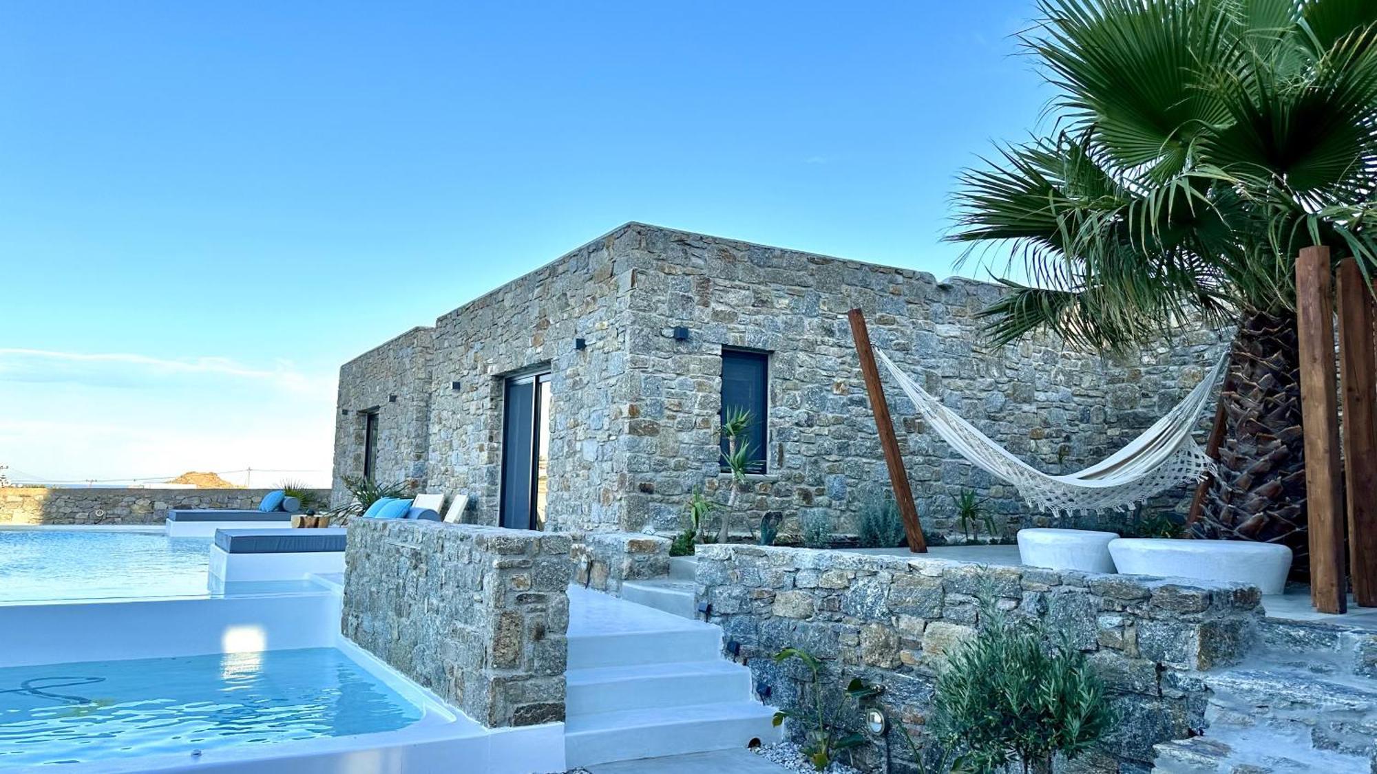 Myconian Theros Luxury Hotel *