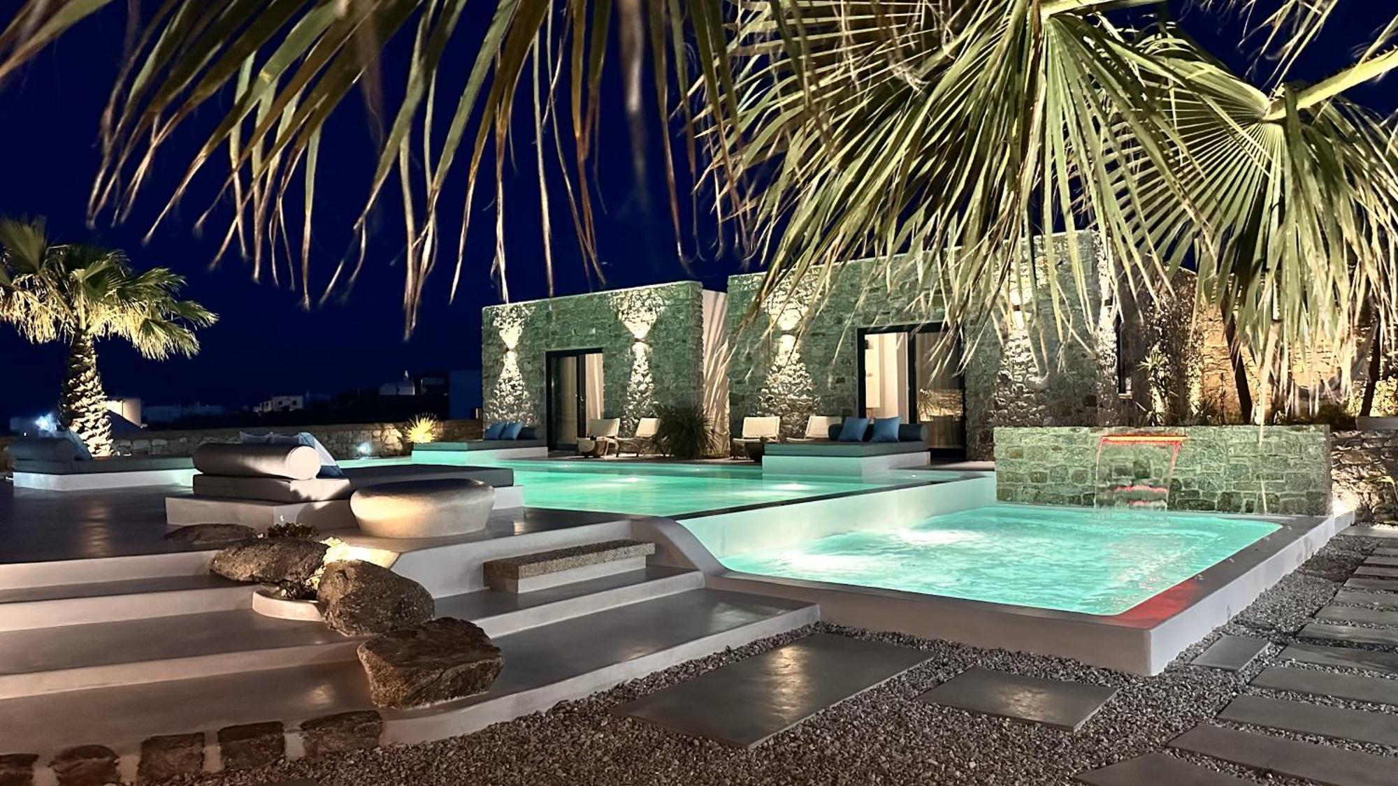 Myconian Theros Luxury Hotel *
