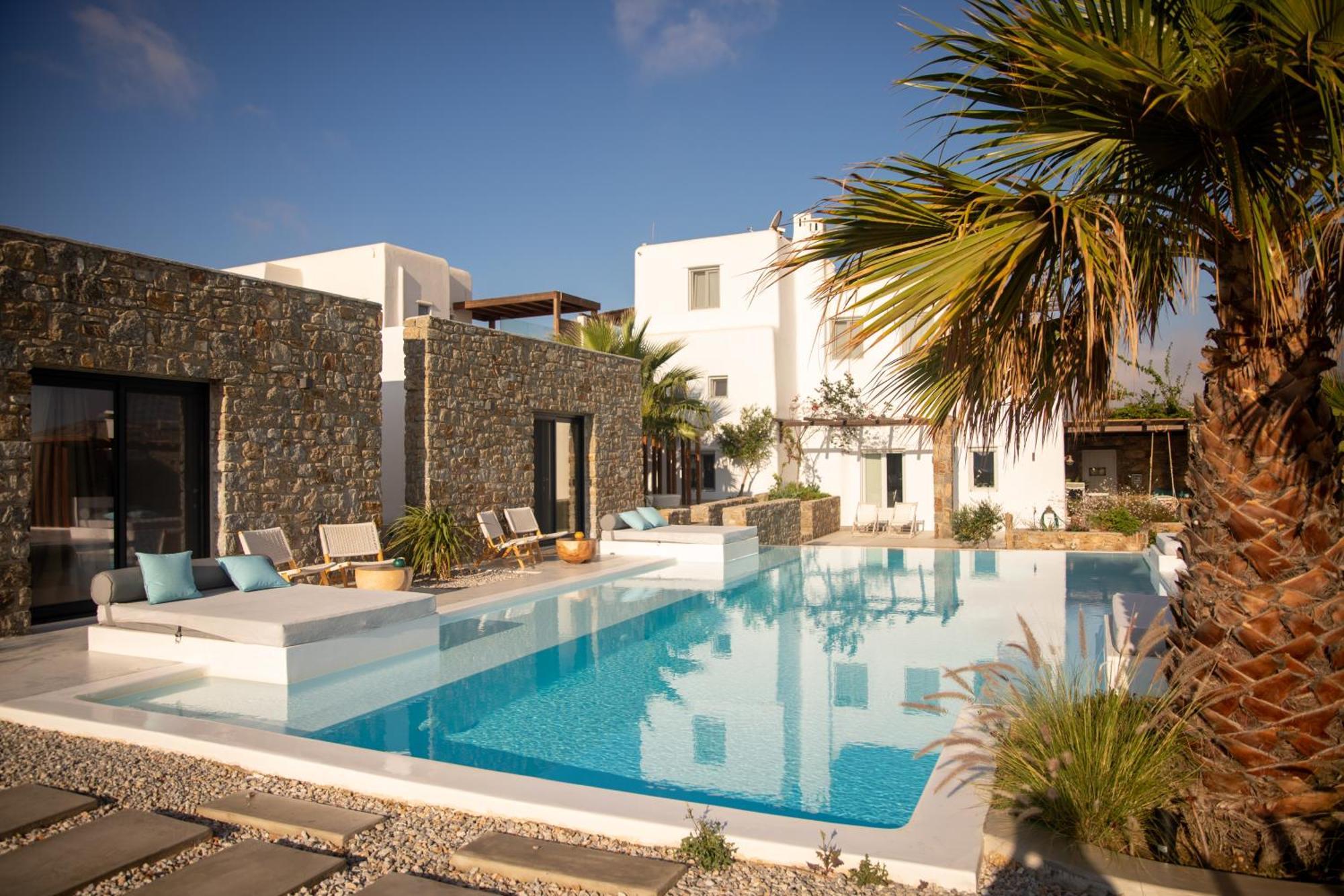 Myconian Theros Luxury Hotel *