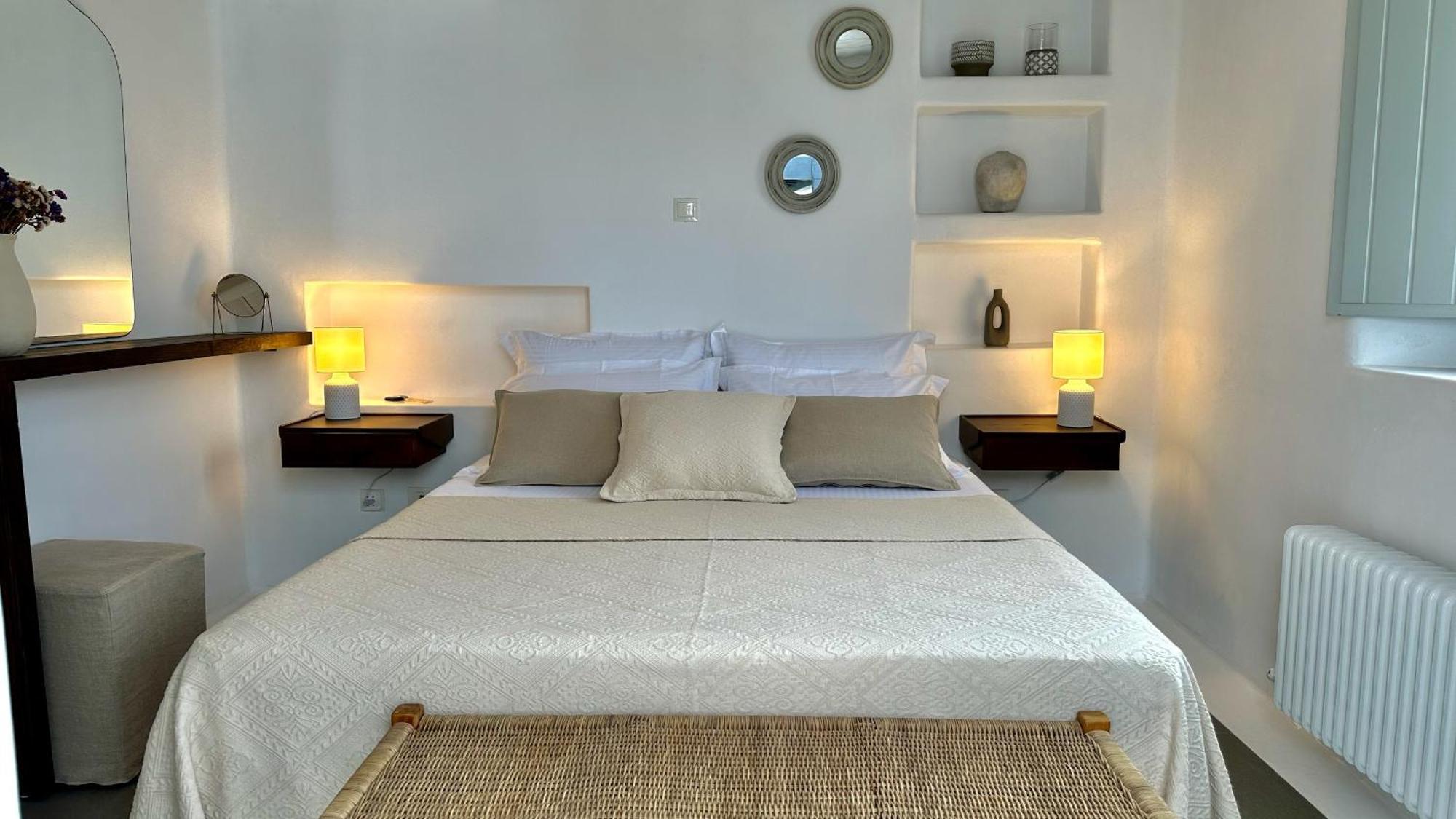 Myconian Theros Luxury Ano Mera